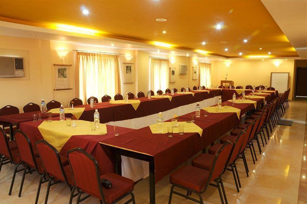 Royal Astoria Hotel Kathmandu Esterno foto