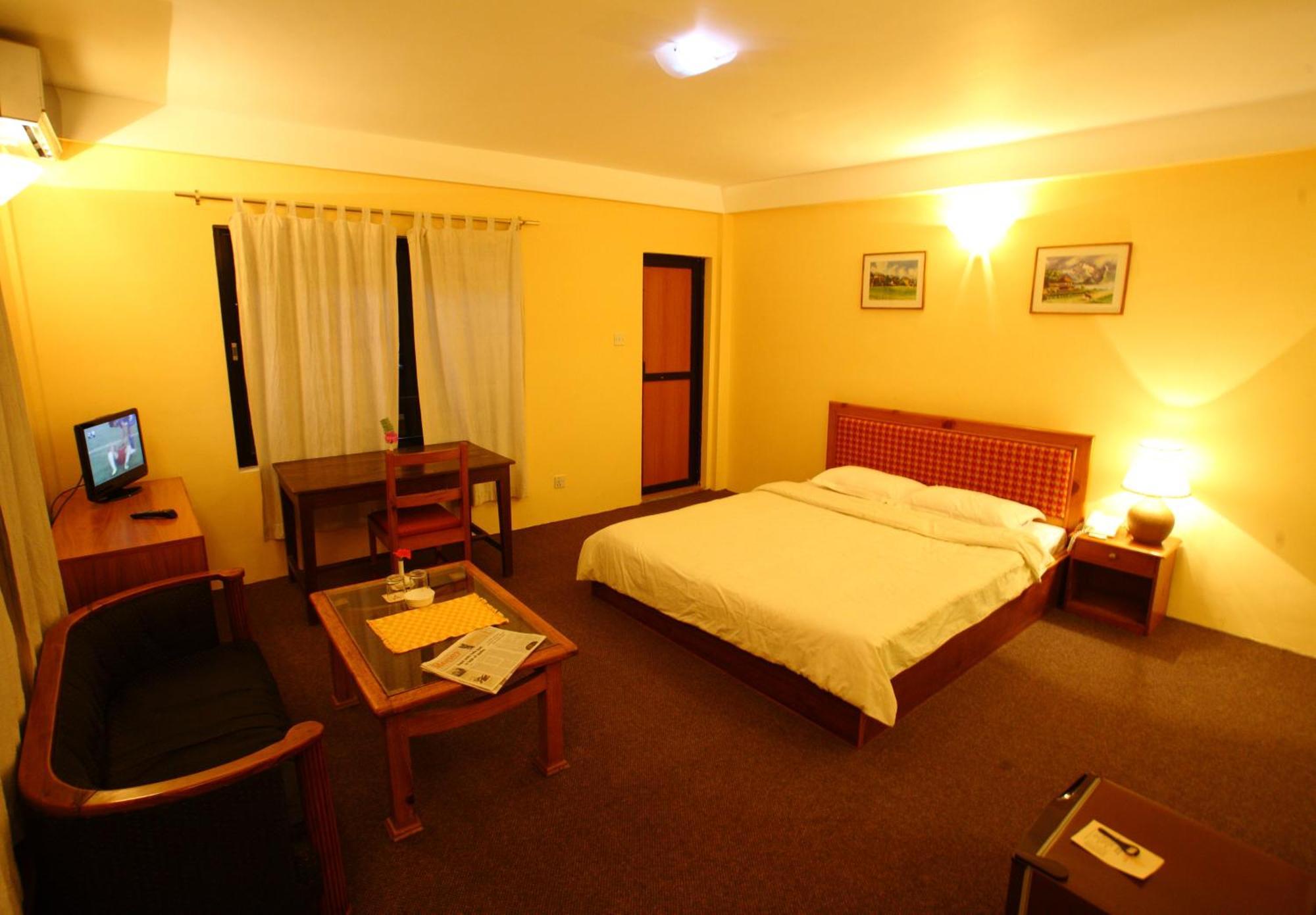 Royal Astoria Hotel Kathmandu Esterno foto