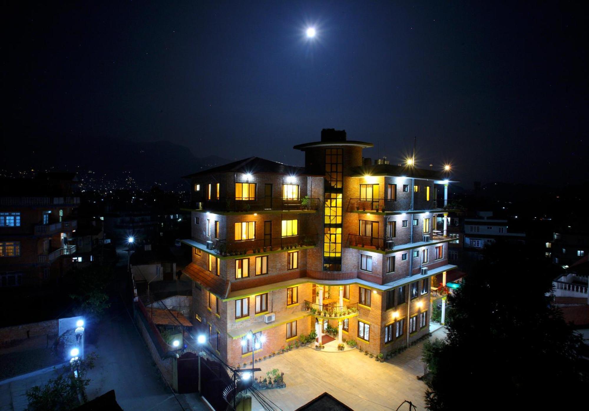 Royal Astoria Hotel Kathmandu Esterno foto