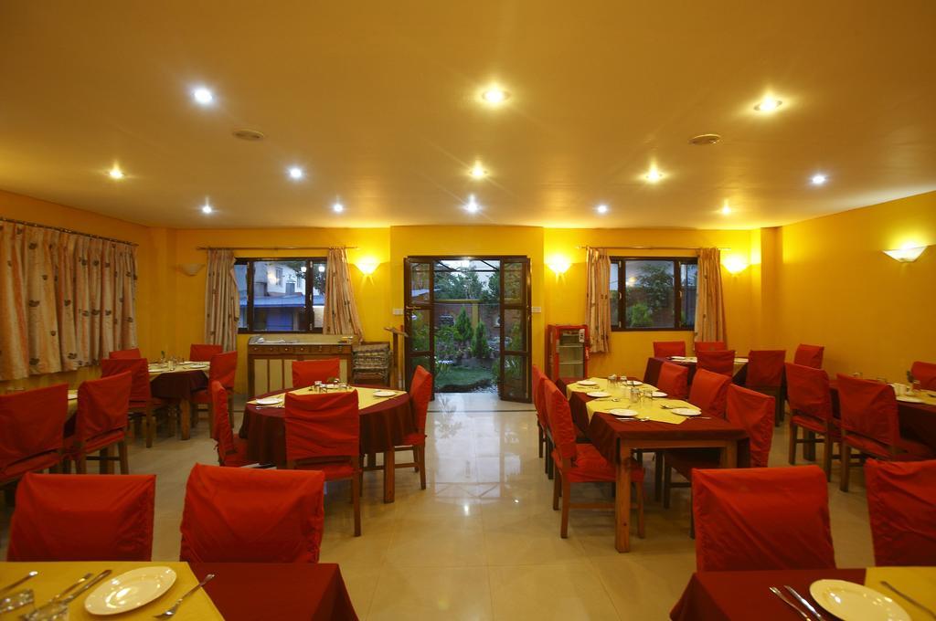 Royal Astoria Hotel Kathmandu Esterno foto
