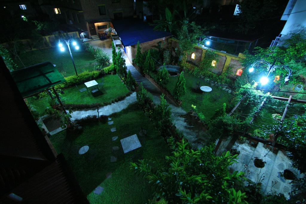 Royal Astoria Hotel Kathmandu Esterno foto