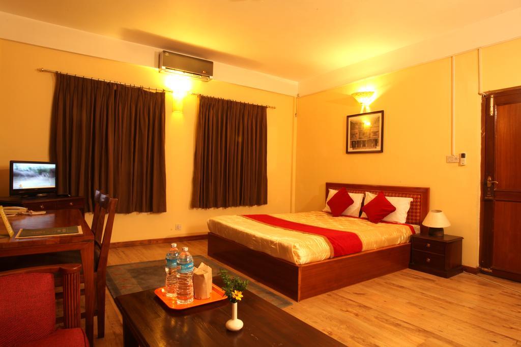 Royal Astoria Hotel Kathmandu Esterno foto