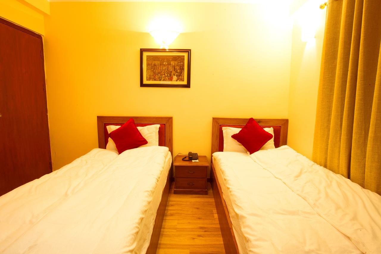 Royal Astoria Hotel Kathmandu Esterno foto