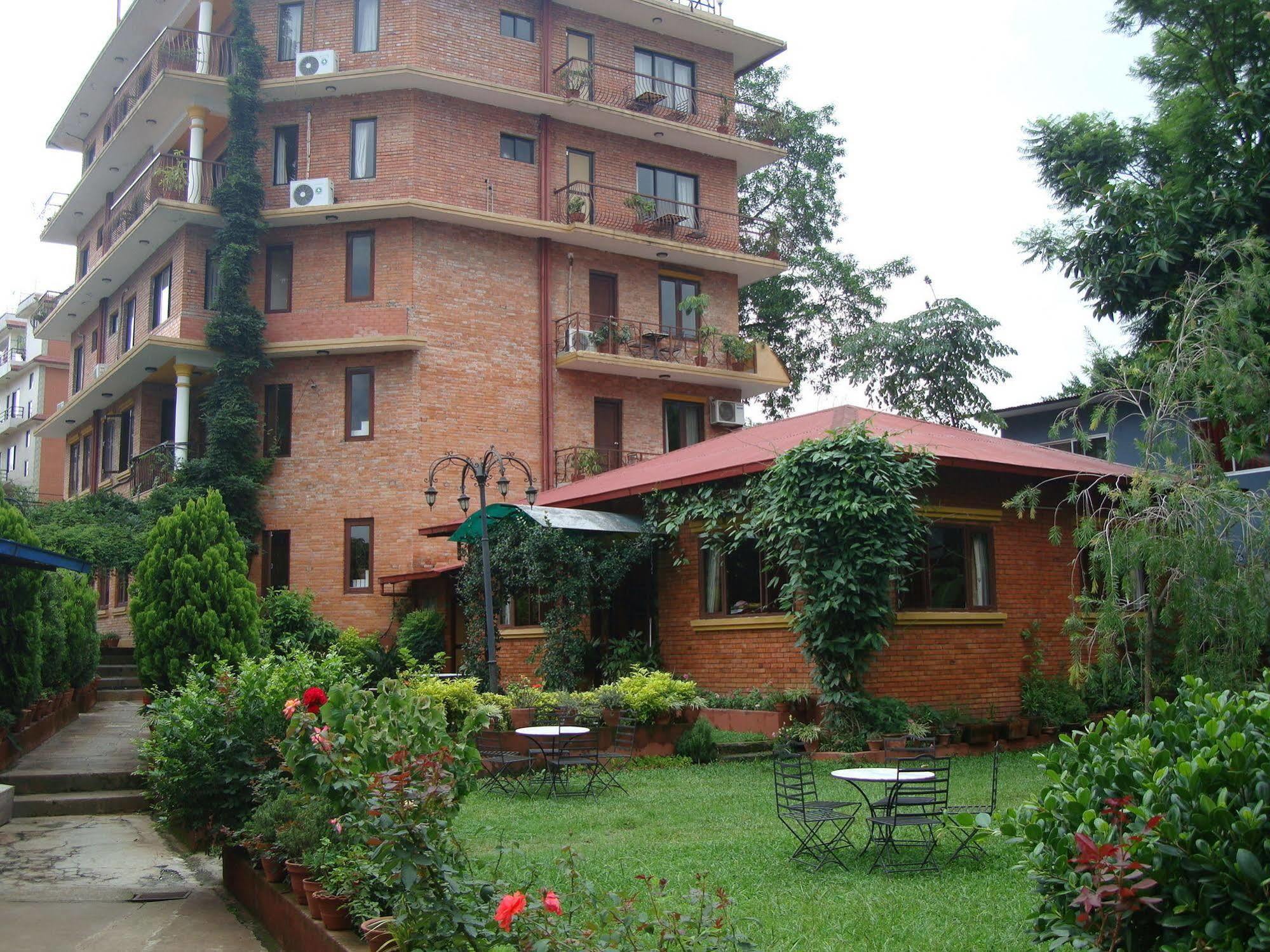 Royal Astoria Hotel Kathmandu Esterno foto
