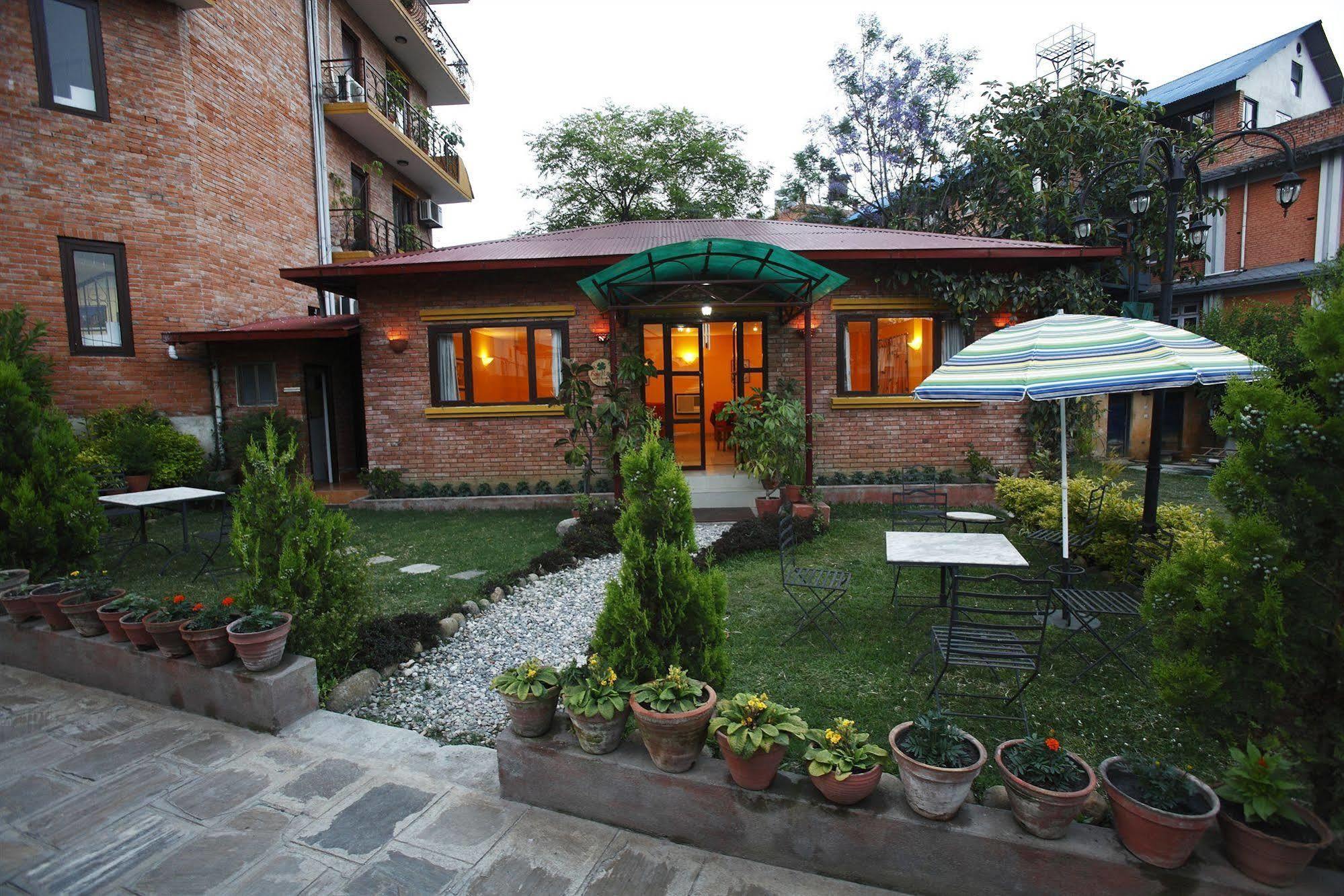 Royal Astoria Hotel Kathmandu Esterno foto