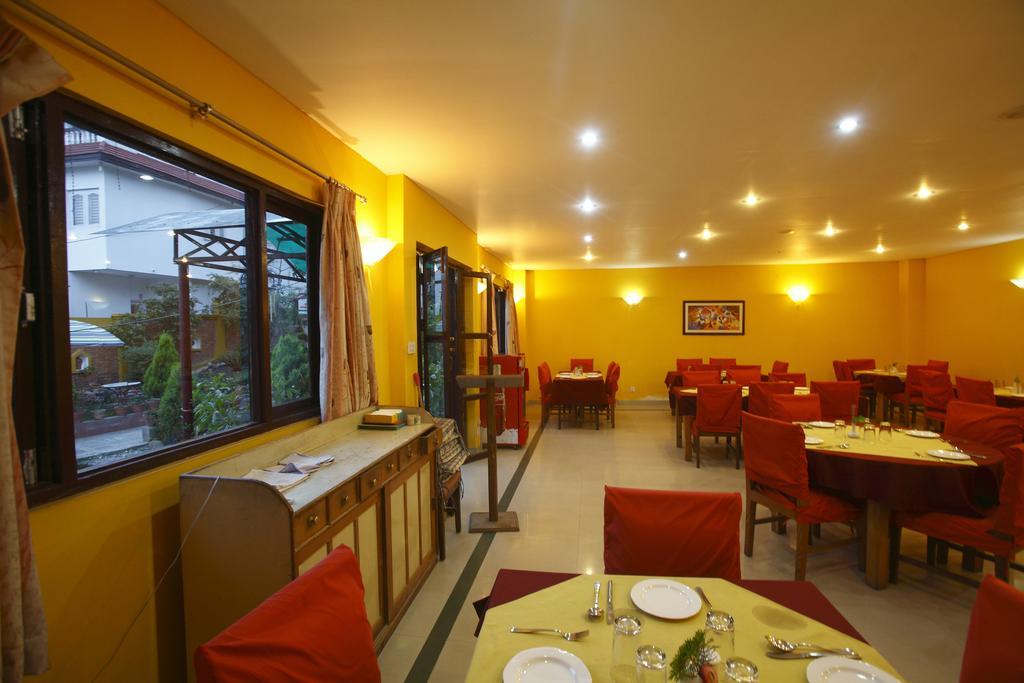 Royal Astoria Hotel Kathmandu Esterno foto