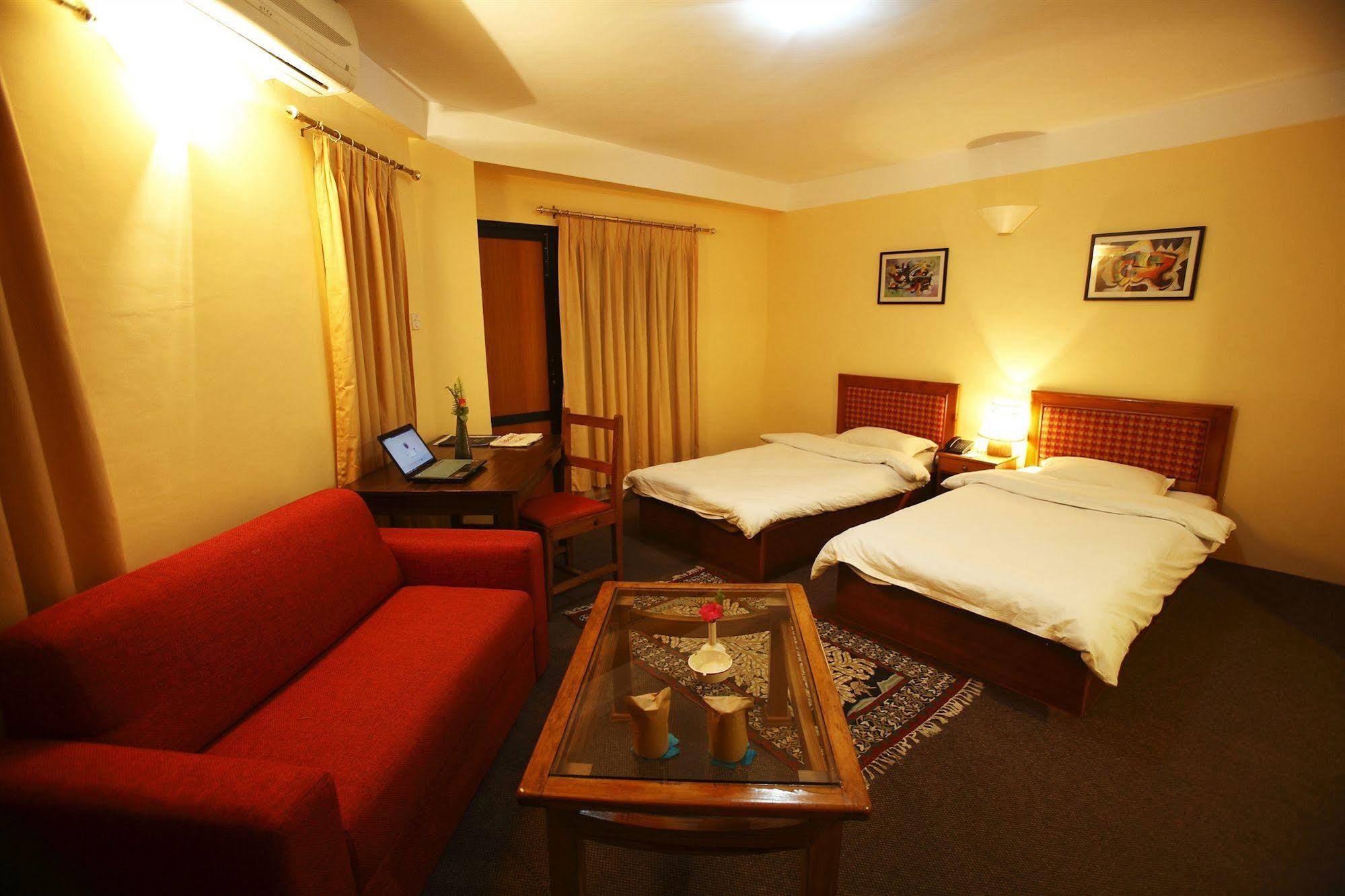 Royal Astoria Hotel Kathmandu Esterno foto